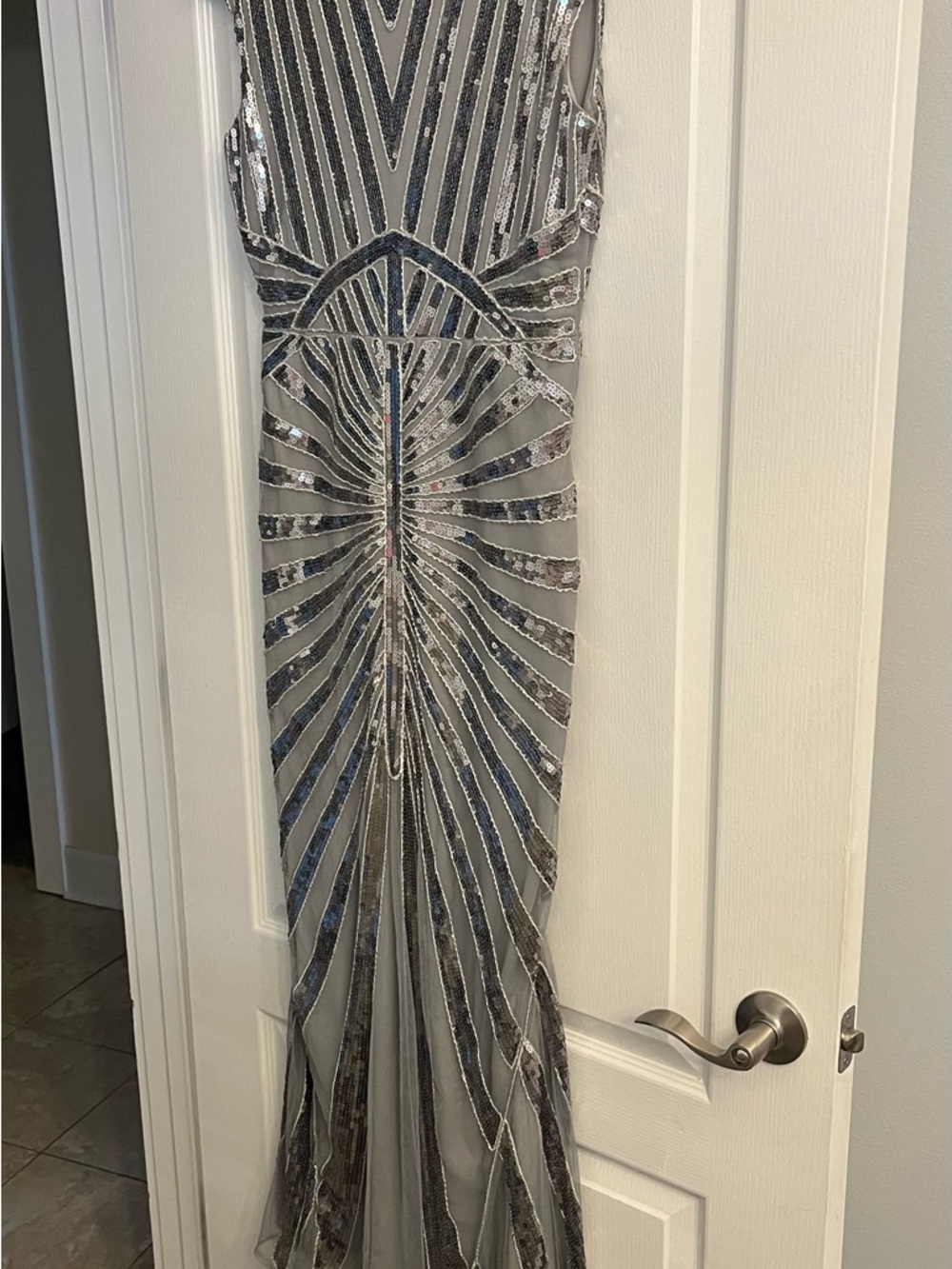 Flapper Silver Sequin Evening Gown - Elegant Women's Dress